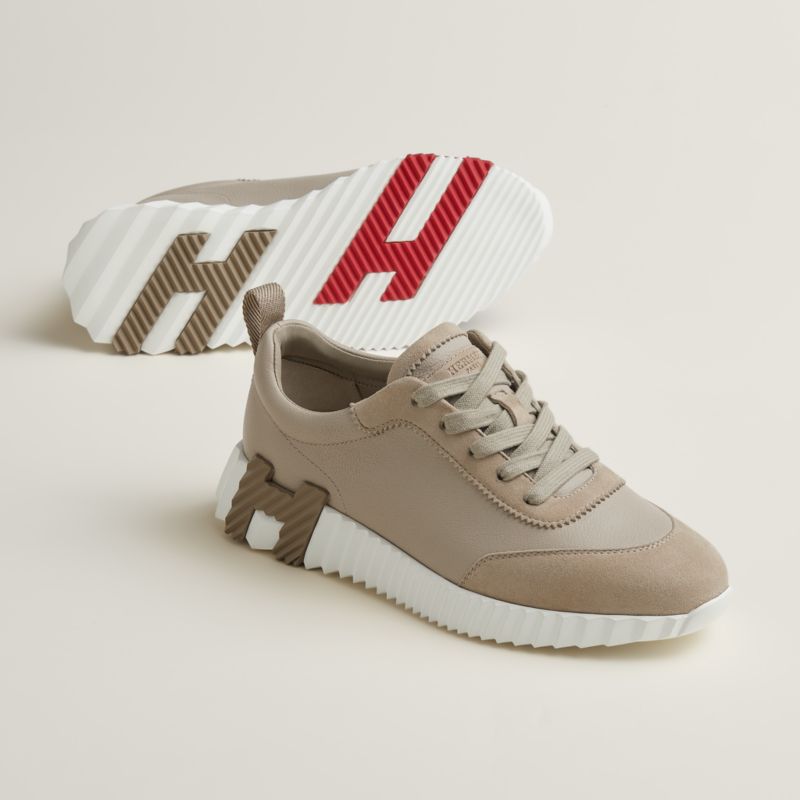 Bouncing Sneaker