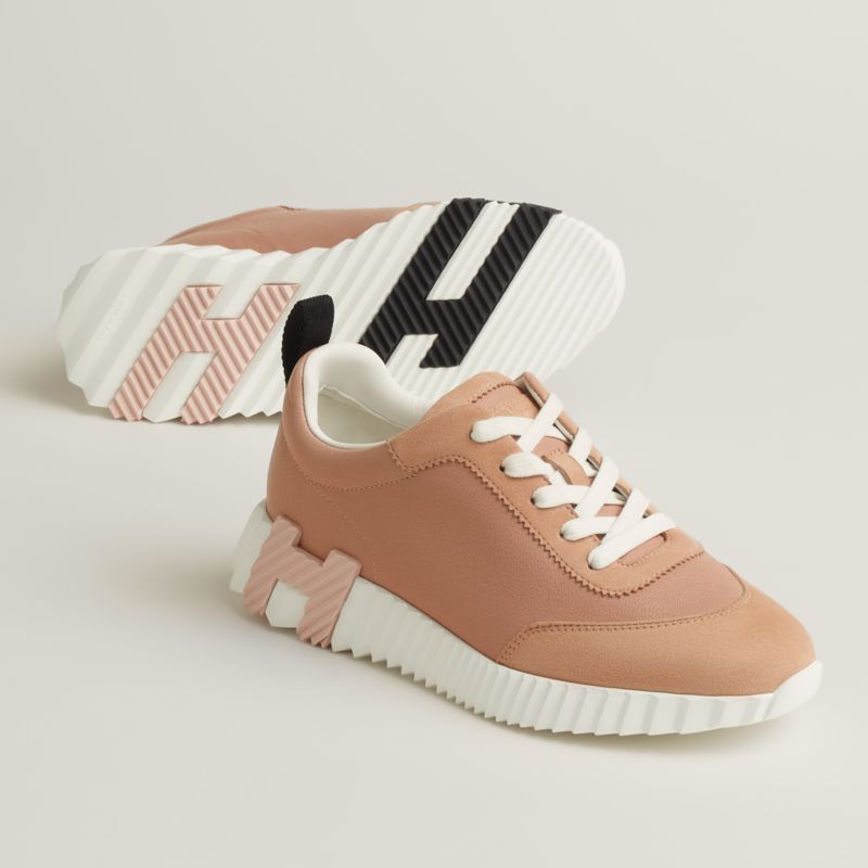 Bouncing Sneaker