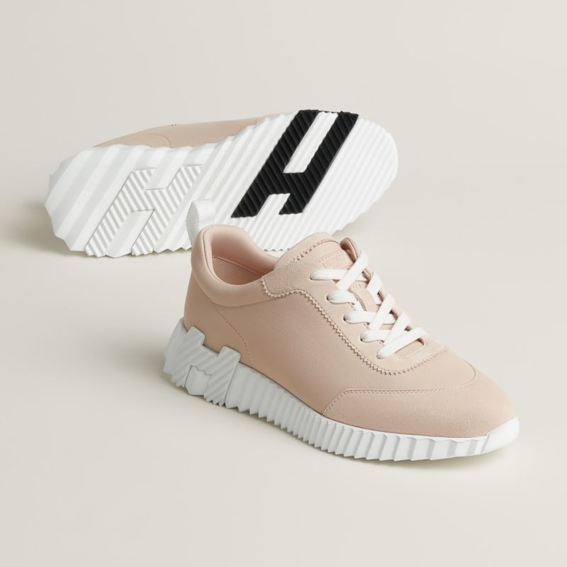 Bouncing Sneaker