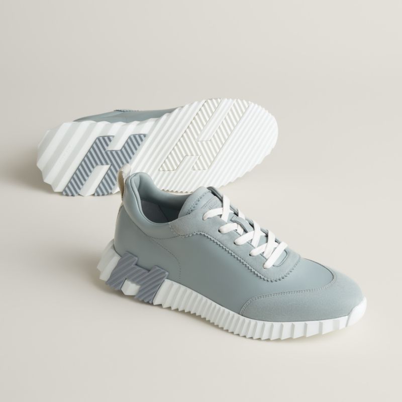 Bouncing Sneaker