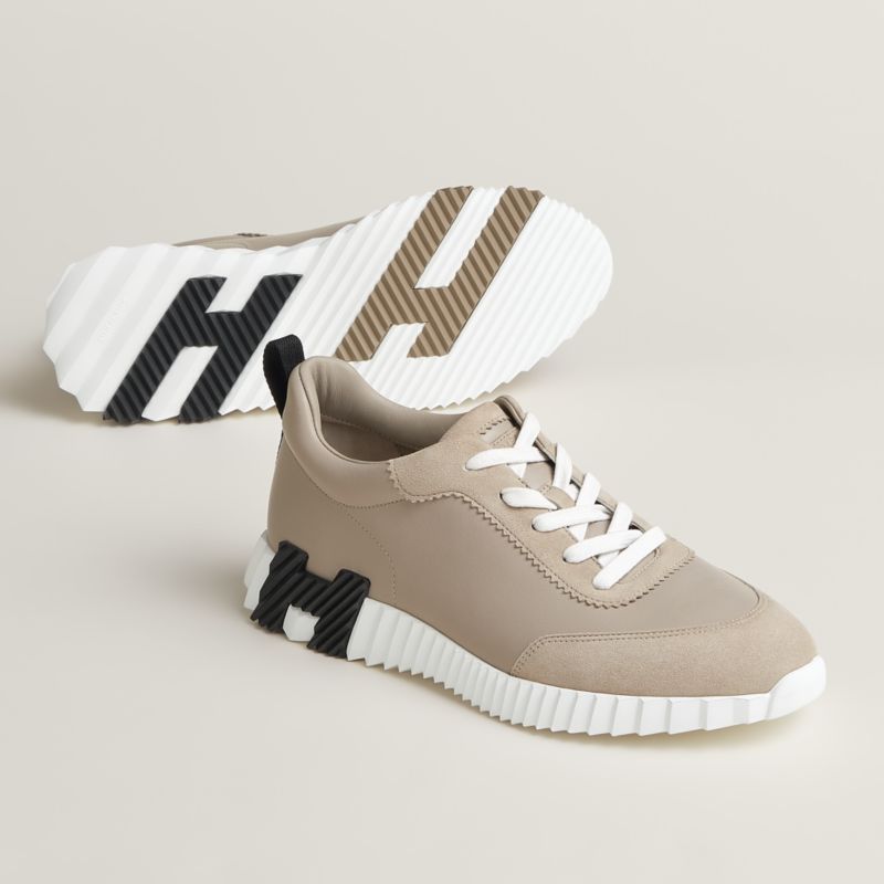 Bouncing Sneaker