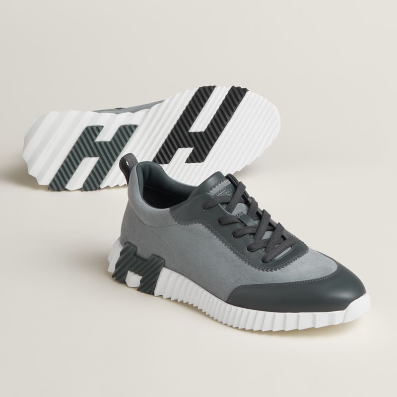 Bouncing Sneaker