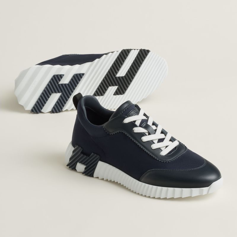 Bouncing Sneaker