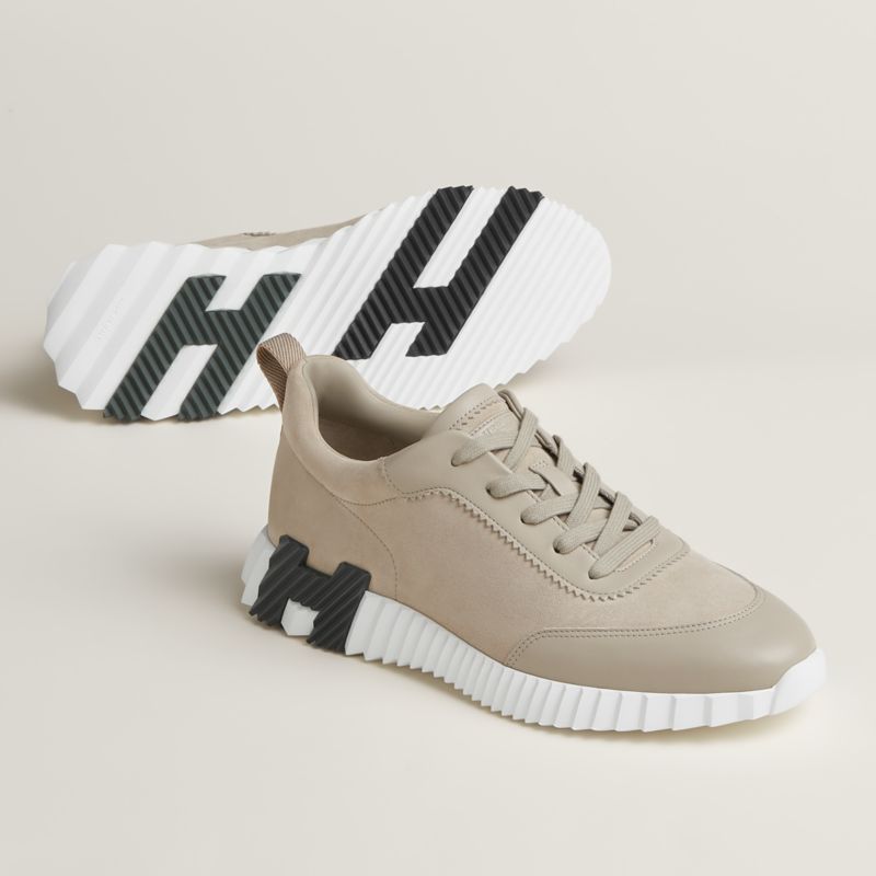 Bouncing Sneaker