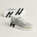 Bouncing Sneaker