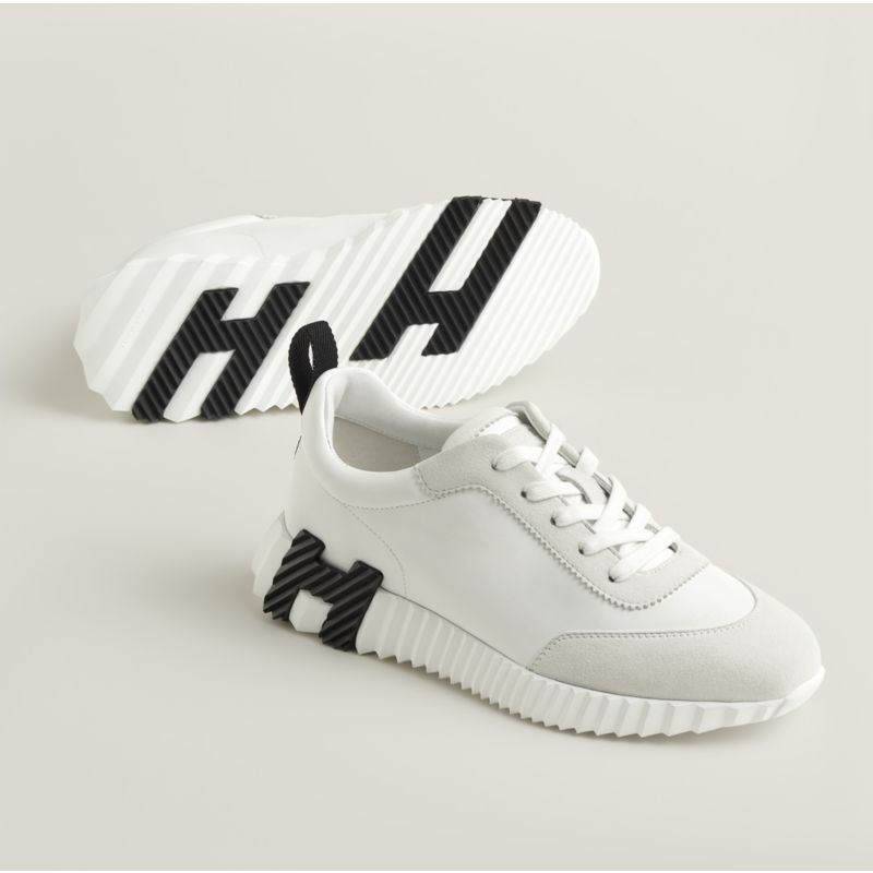 Bouncing Sneaker
