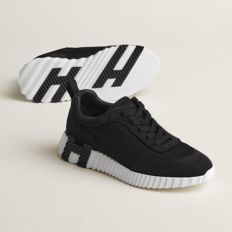 Bouncing Sneaker