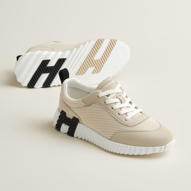 Bouncing Sneaker
