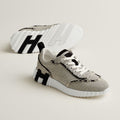 Bouncing Sneaker
