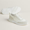 Bouncing Sneaker