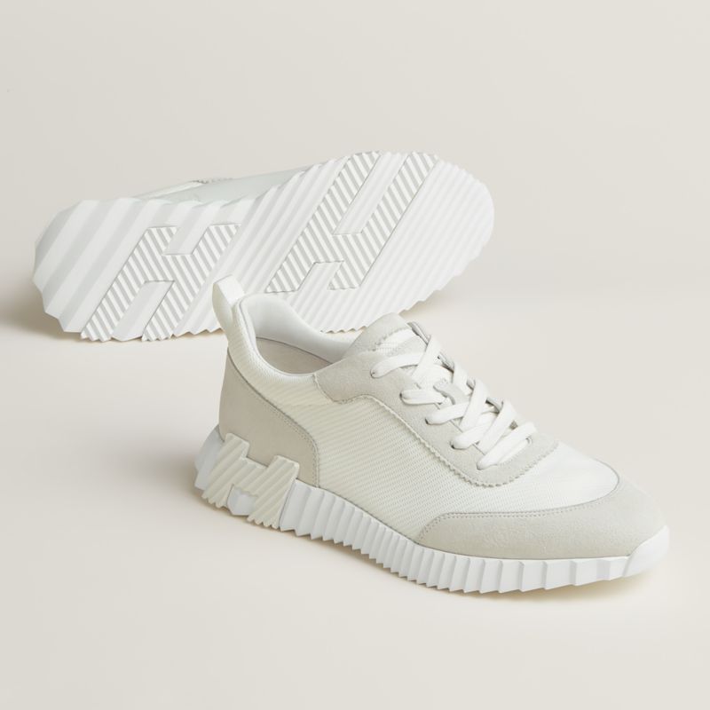 Bouncing Sneaker