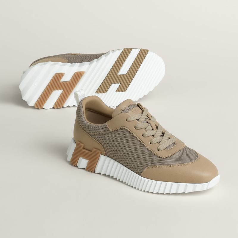 Bouncing Sneaker