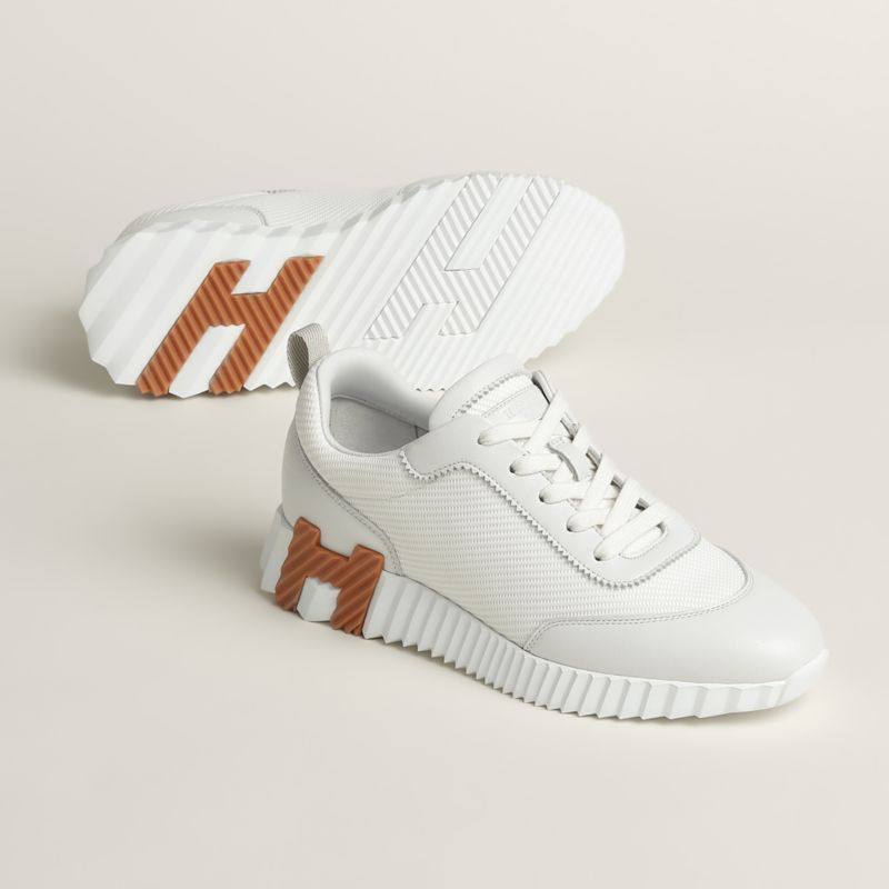 Bouncing Sneaker