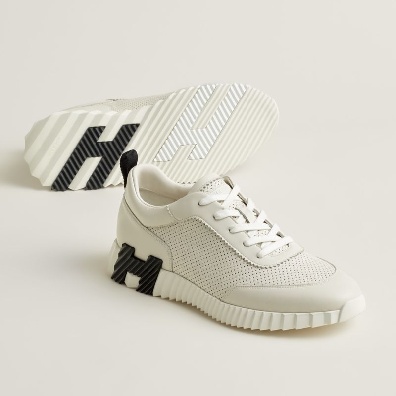 Bouncing Sneaker