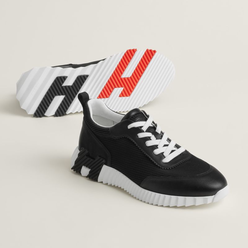 Bouncing Sneaker