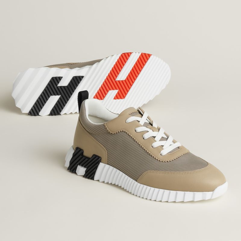 Bouncing Sneaker
