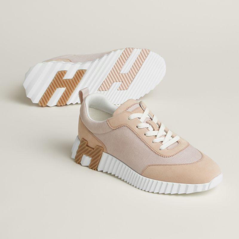 Bouncing Sneaker