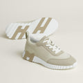 Bouncing Sneaker